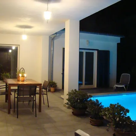 Casa Aina